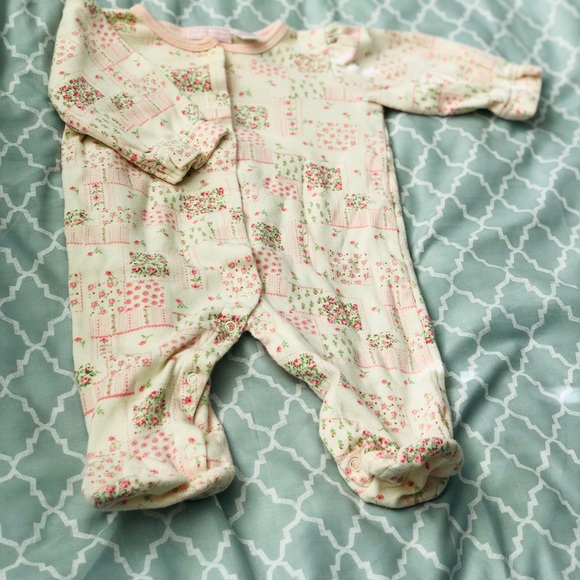 Onsie - Picture 2 of 6